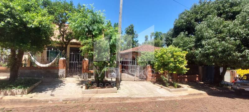 Casa en esquina en el Barrio Santa María